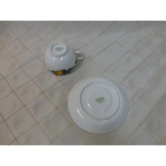 Ye Olde English Grosvenor Teacup and  Saucer - Picture 2 of 9